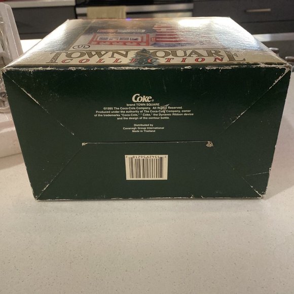 NEW! COKE COCA-COLA TOWN SQUARE COLLECTION ‘Skip’s Snack Bar’ Village Lighthouse - Picture 6 of 6